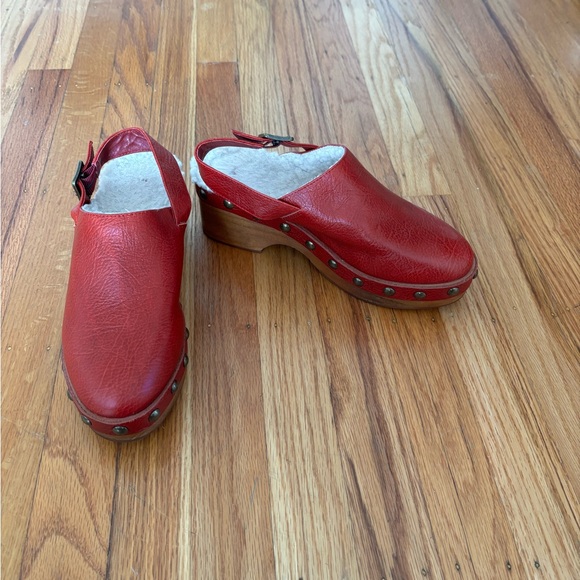 Kelsi Dagger Brooklyn Warehouse Slingback Clogs - Picture 3 of 4